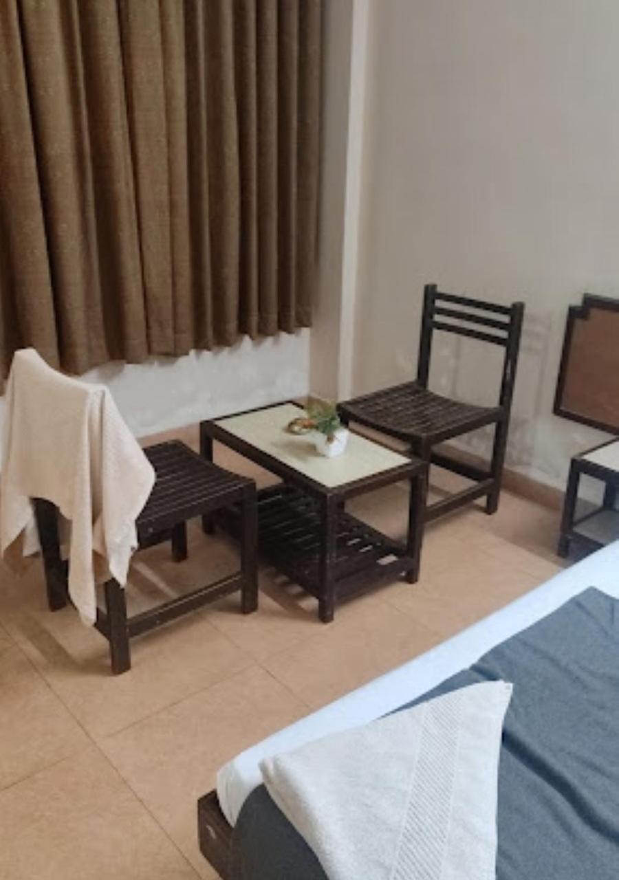 Hotel Durvankur Ganpatipule Exteriör bild