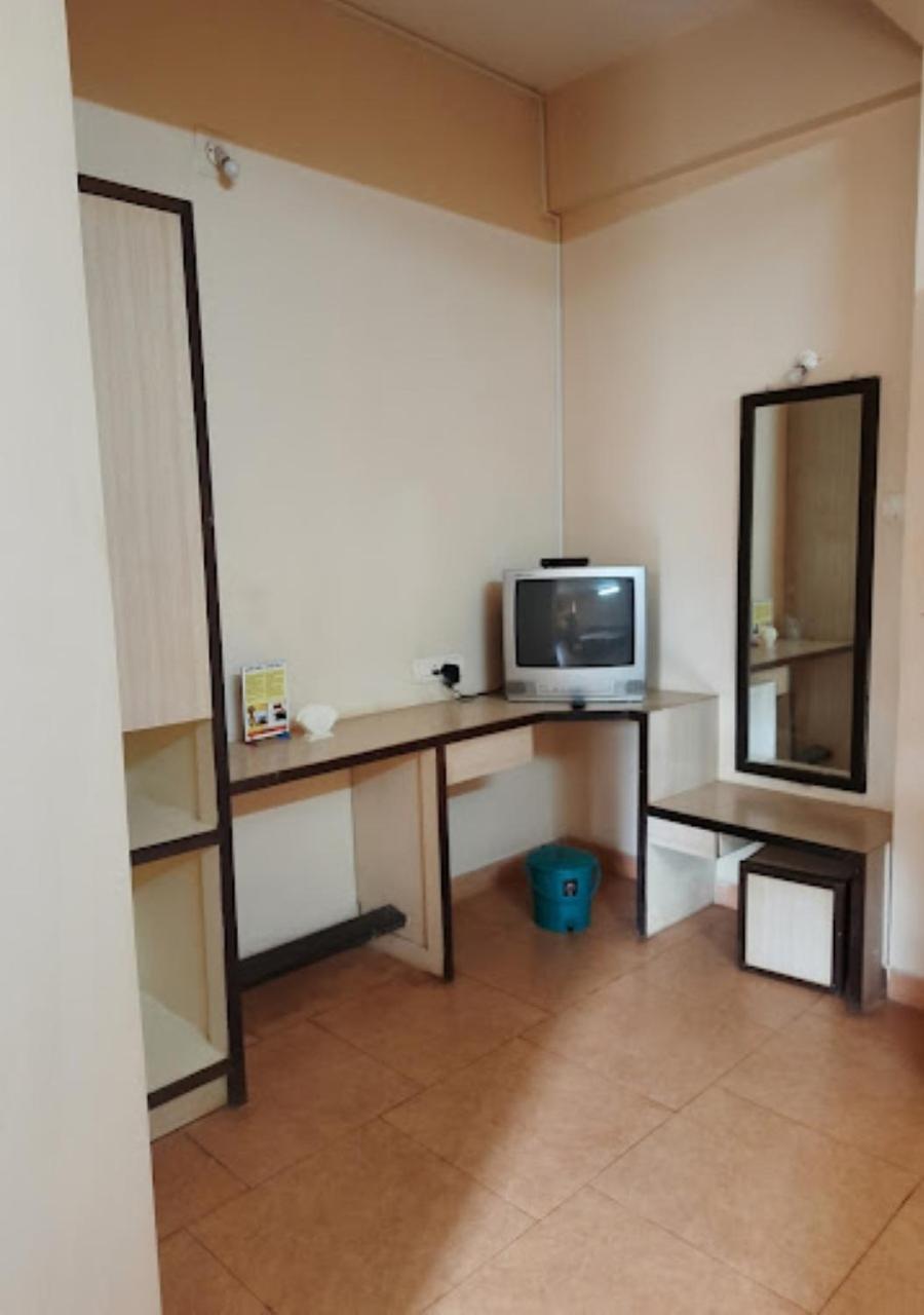 Hotel Durvankur Ganpatipule Exteriör bild