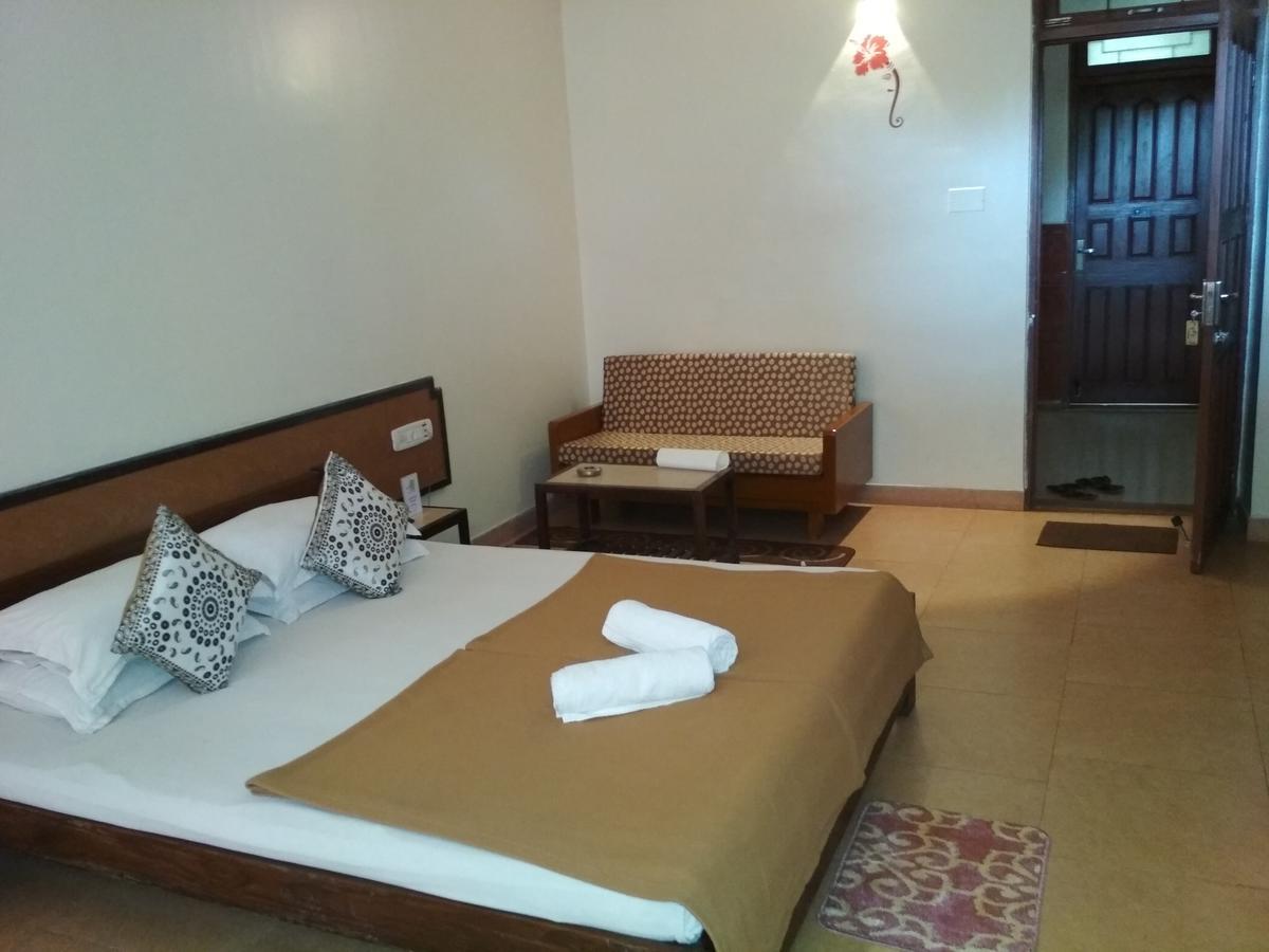 Hotel Durvankur Ganpatipule Exteriör bild